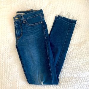 Levi’s 311 Shaping skinny jeans